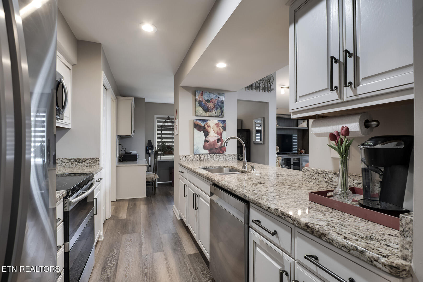 Loudon, Tennessee 37774, United States, 2 Bedrooms Bedrooms, ,2 BathroomsBathrooms,Residential,Pending,76728