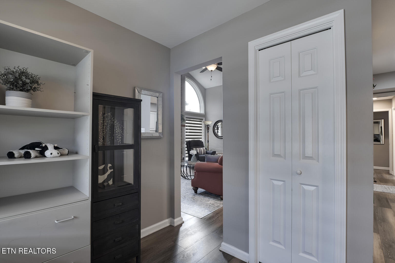 Loudon, Tennessee 37774, United States, 2 Bedrooms Bedrooms, ,2 BathroomsBathrooms,Residential,Pending,76728