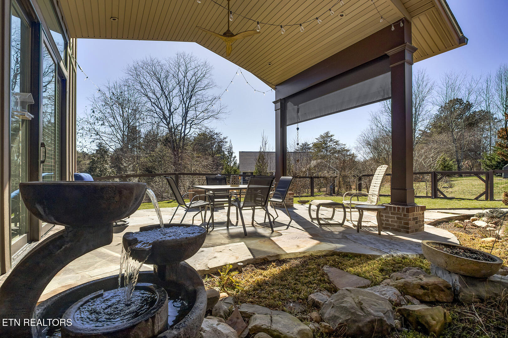 Loudon, Tennessee 37774, United States, 2 Bedrooms Bedrooms, ,2 BathroomsBathrooms,Residential,Pending,76728