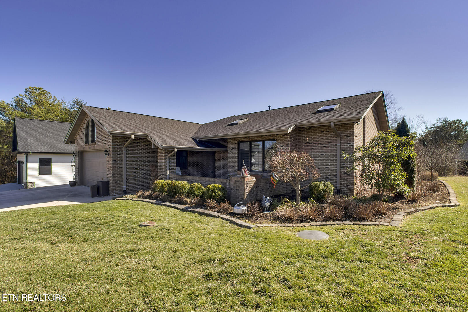 Loudon, Tennessee 37774, United States, 2 Bedrooms Bedrooms, ,2 BathroomsBathrooms,Residential,Pending,76728