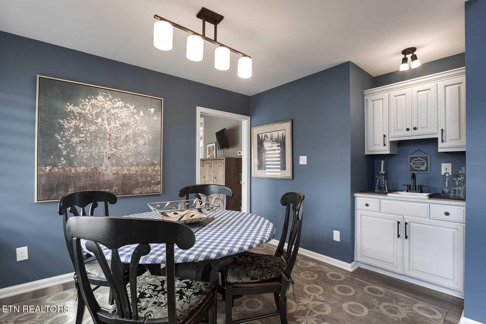 Loudon, Tennessee 37774, United States, 2 Bedrooms Bedrooms, ,2 BathroomsBathrooms,Residential,Pending,76728