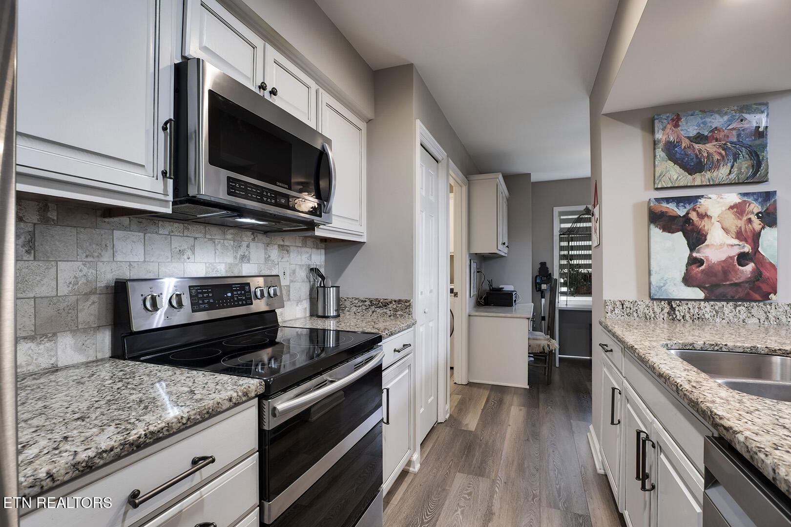 Loudon, Tennessee 37774, United States, 2 Bedrooms Bedrooms, ,2 BathroomsBathrooms,Residential,Pending,76728