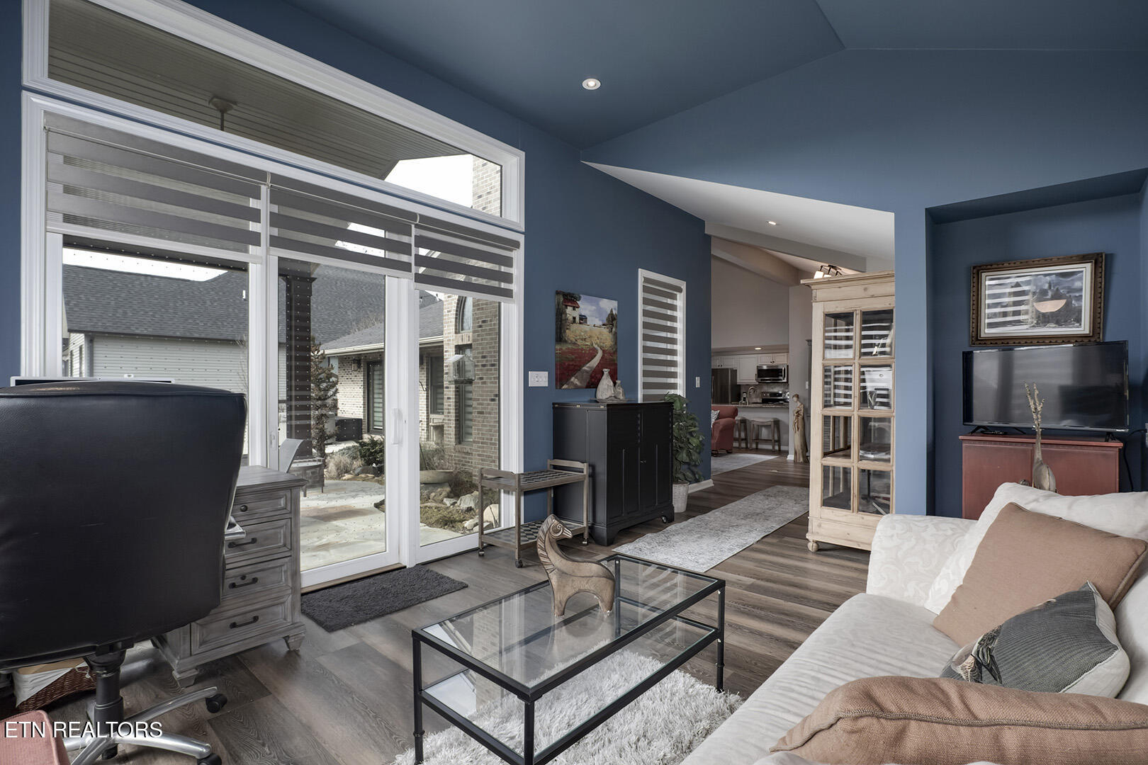 Loudon, Tennessee 37774, United States, 2 Bedrooms Bedrooms, ,2 BathroomsBathrooms,Residential,Pending,76728