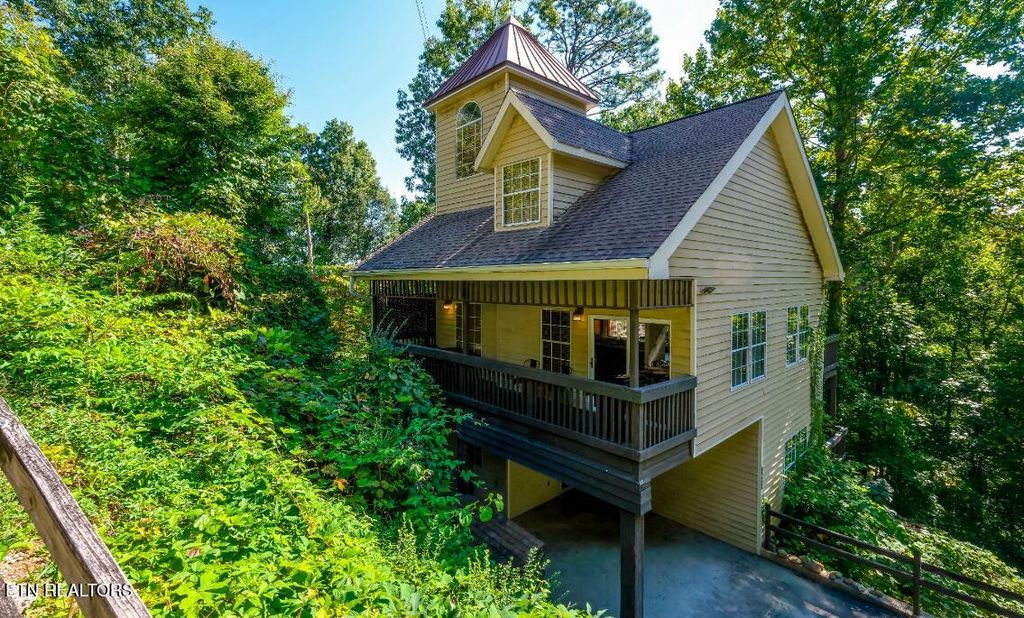 Photo of 1429 Arbon Drive, Gatlinburg, TN 37738 (MLS # 1310817)