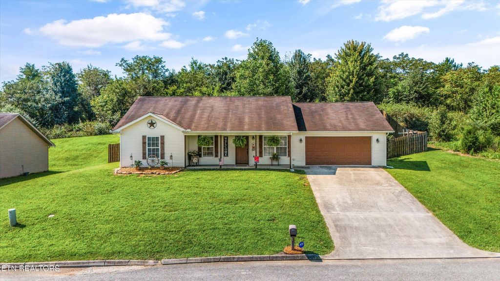 Photo of 303 Oakland View Court, Sweetwater, TN 37874 (MLS # 1312973)