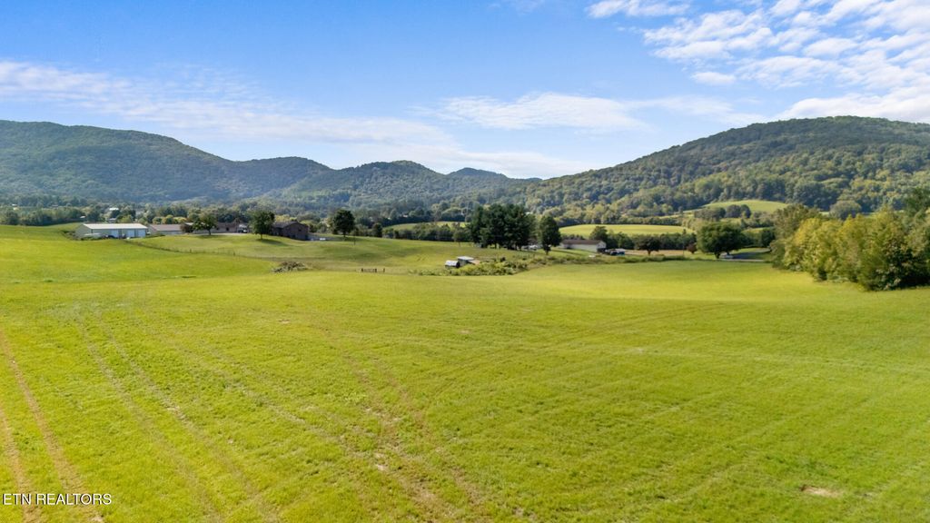 Photo of 1 Thomas Cross Rd, Sevierville, TN 37876 (MLS # 1314835)