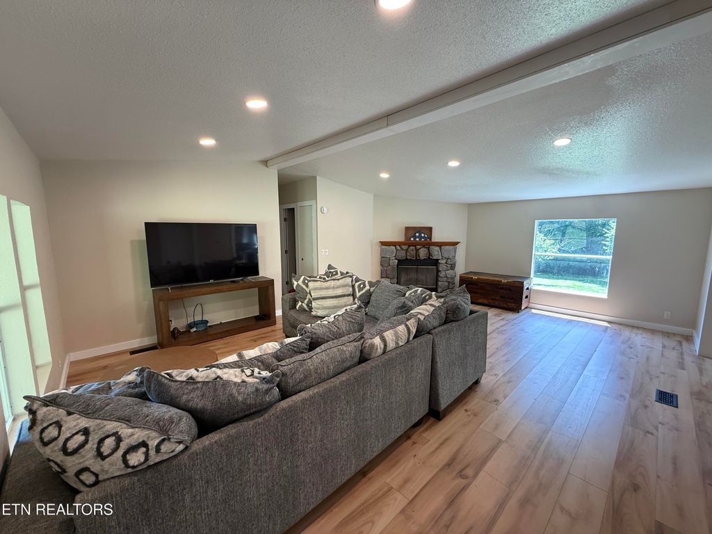 Photo of 8302 Chauvin Lane, Corryton, TN 37721 (MLS # 1345814)