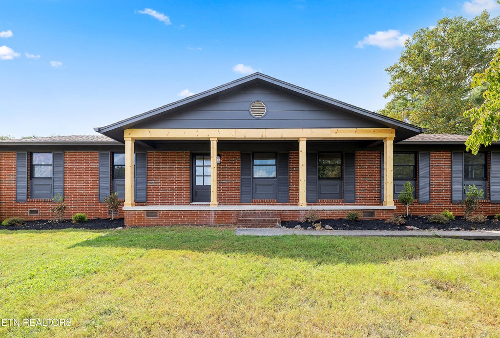 Photo of 7129 W Martin Mill Pike, Knoxville, TN 37920 (MLS # 1354933)
