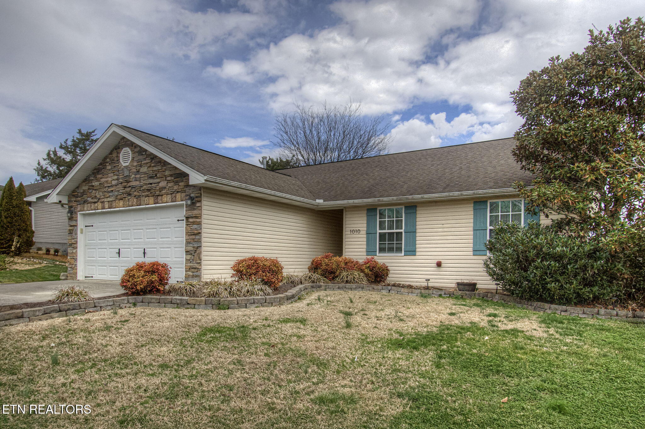 1010 Stones Throw Lane