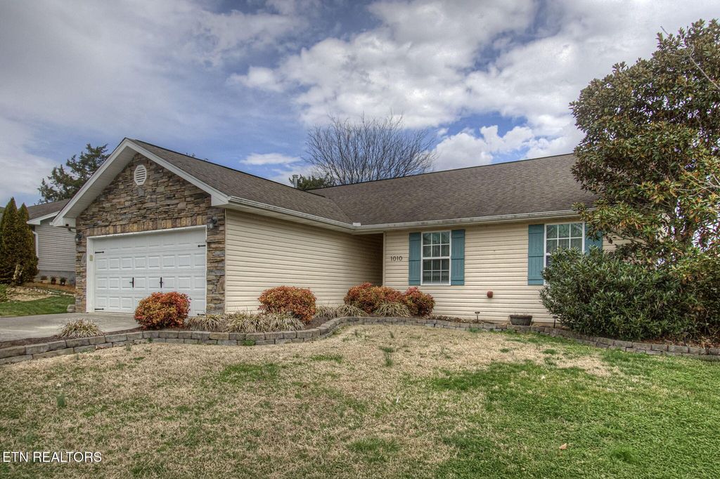 Photo of 1010 Stones Throw Lane, Sevierville, TN 37876 (MLS # 1331707)