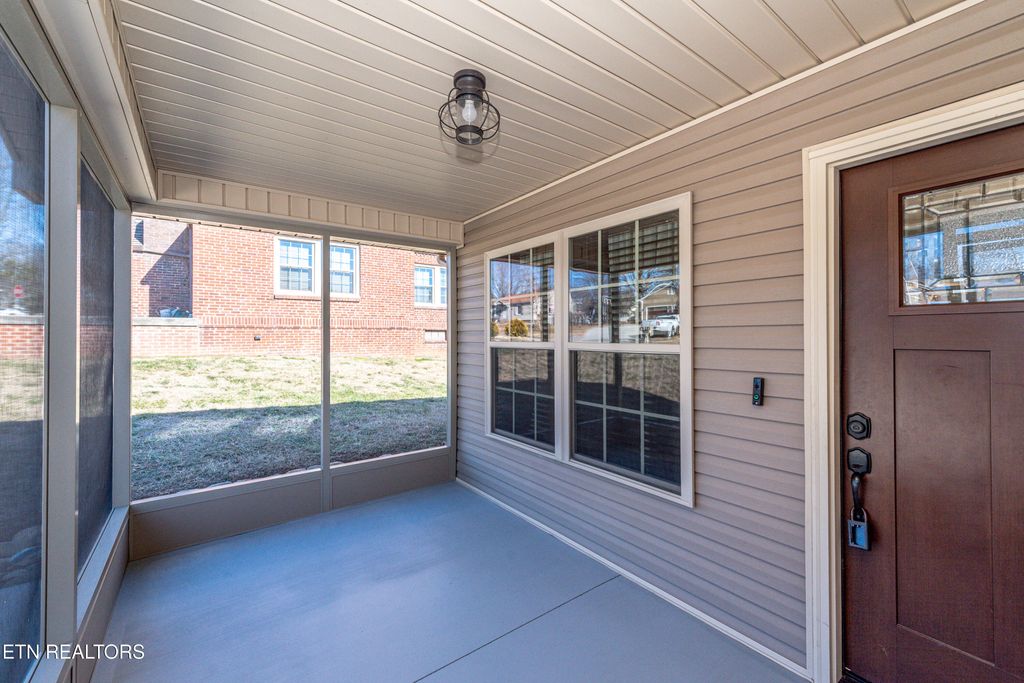 Photo of 856 Gilbert St, Alcoa, TN 37701 (MLS # 1287779)