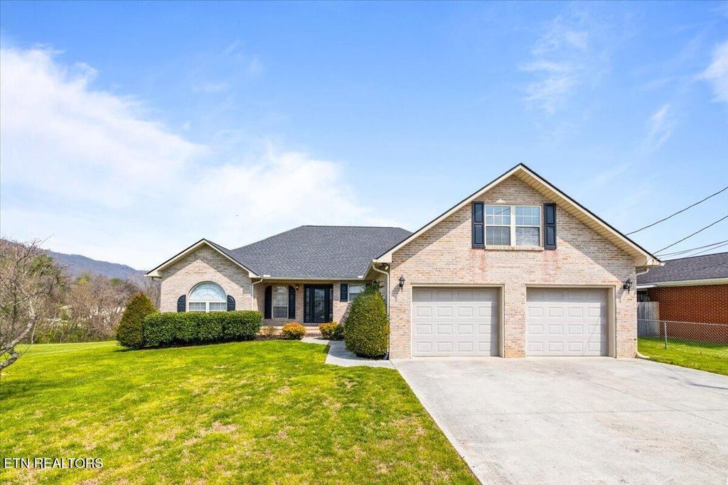Photo of 116 Colonial Heights Hts, LaFollette, TN 37766 (MLS # 1333514)