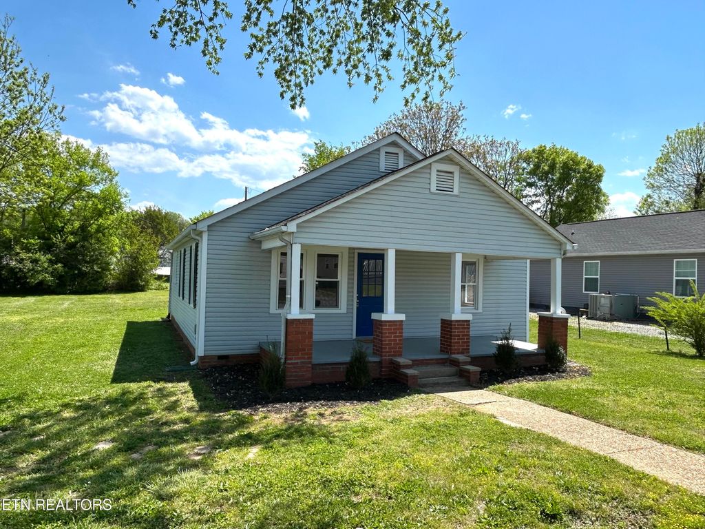 Photo of 1518 Irwin Ave, Maryville, TN 37804 (MLS # 1331268)