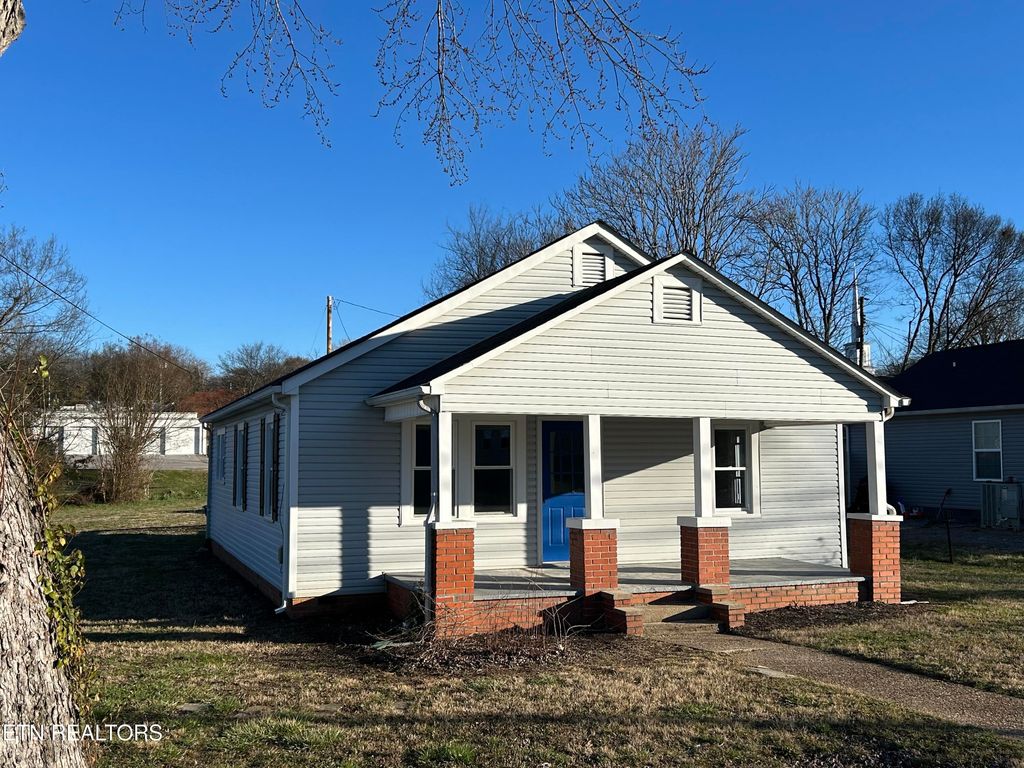 Photo of 1518 Irwin Ave, Maryville, TN 37804 (MLS # 1331268)