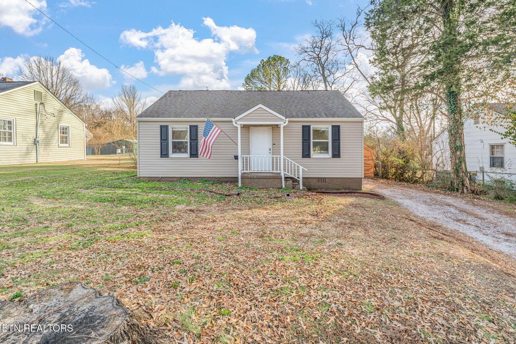 Photo of 1916 W Gilbert Lane, Knoxville, TN 37920 (MLS # 1329496)