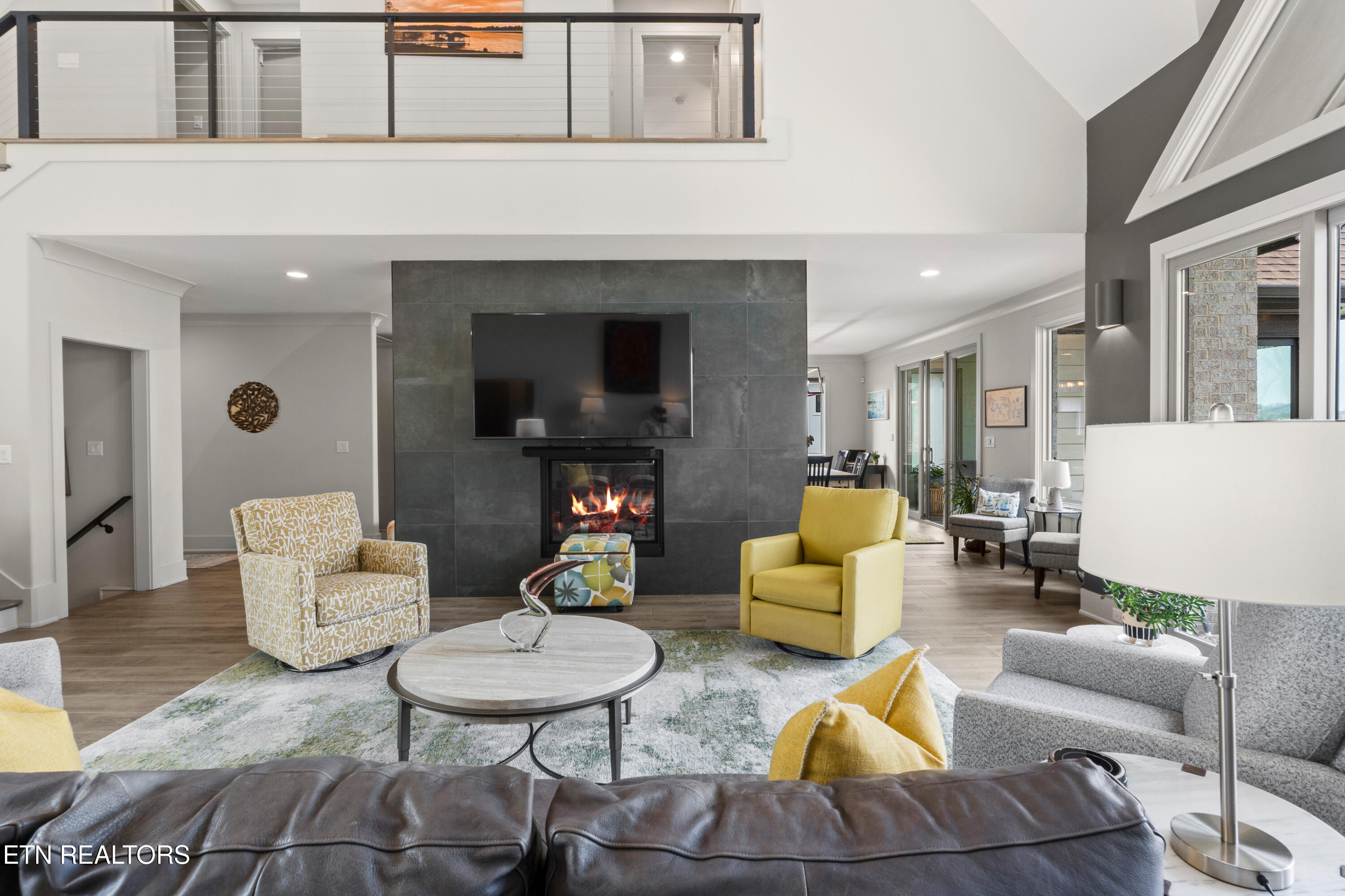 3702 Promontory Point