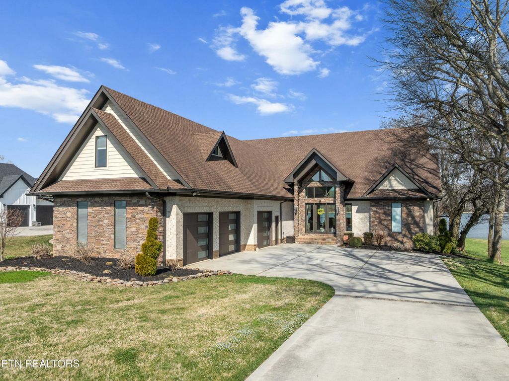 Photo of 3702 Promontory Point, Louisville, TN 37777 (MLS # 1331738)