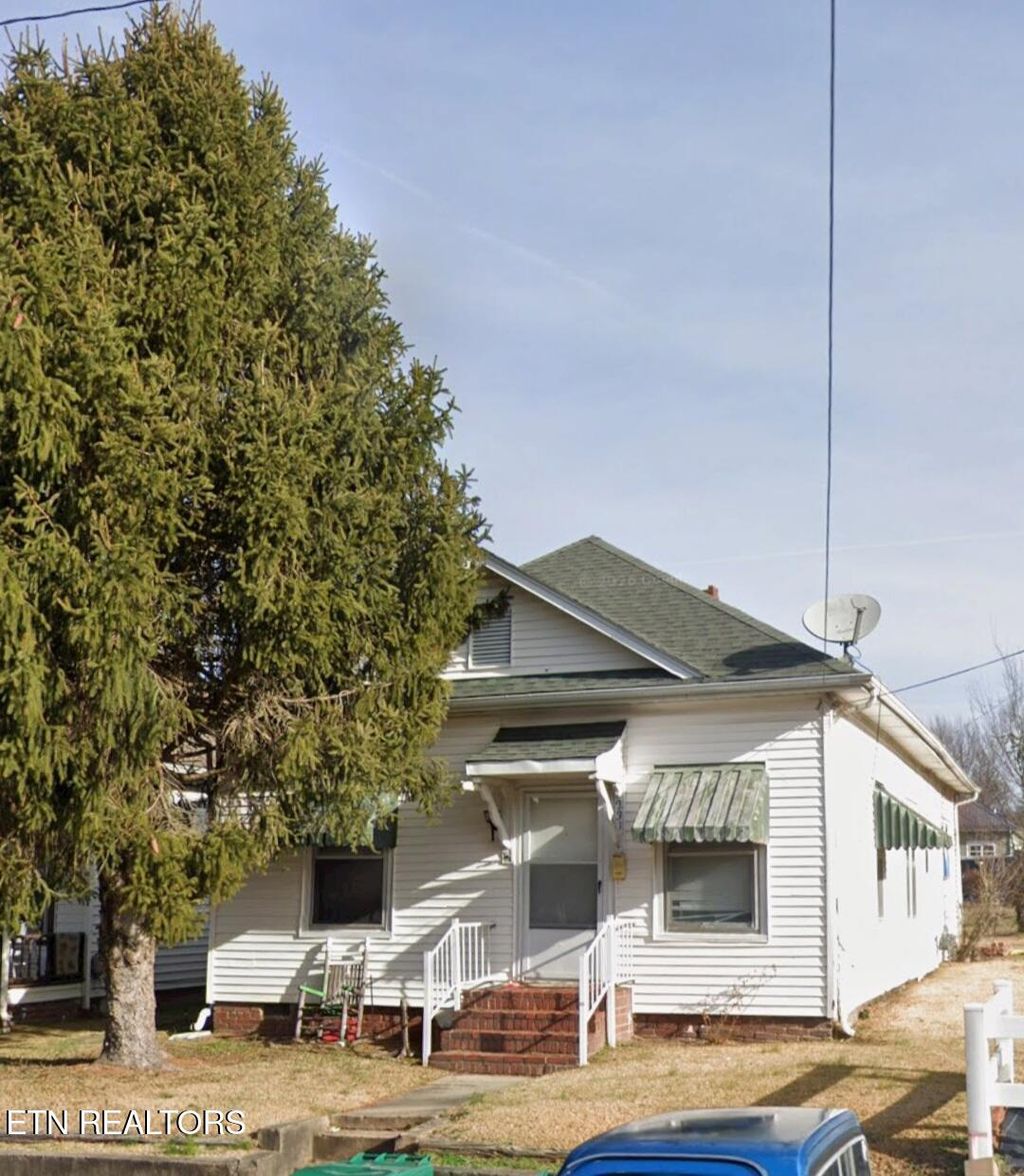 Photo of 231 Gay St, Erwin, TN 37650 (MLS # 1339180)