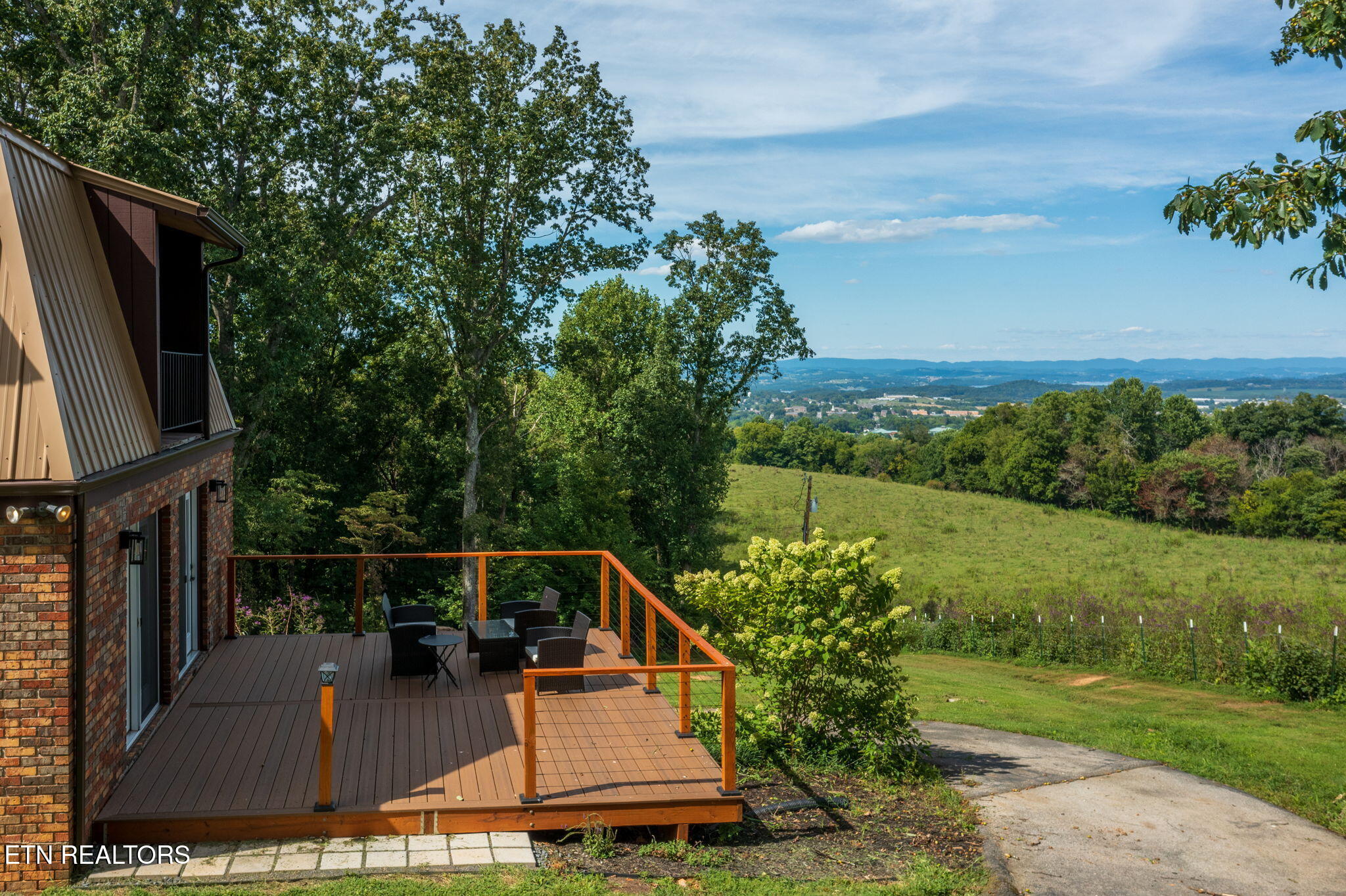 960 Cave Rd