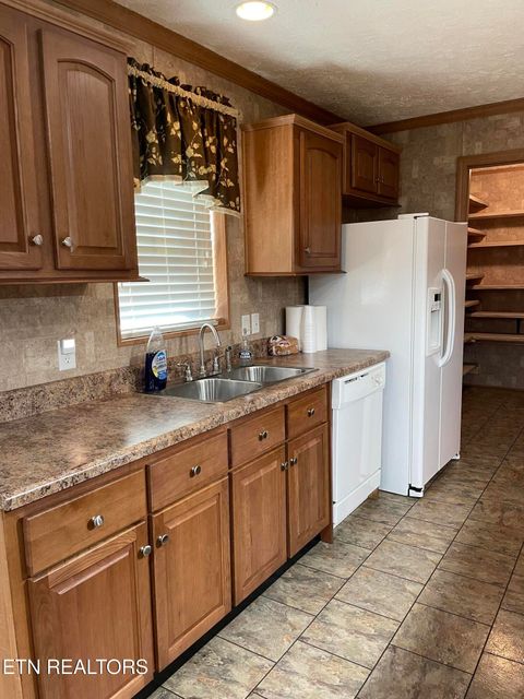 Tiny photo for 140 Wood St, Madisonville, TN 37354 (MLS # 1319542)