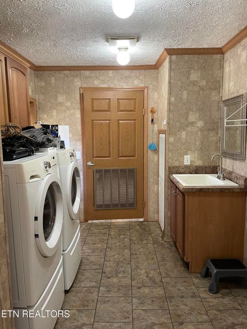 Tiny photo for 140 Wood St, Madisonville, TN 37354 (MLS # 1319542)