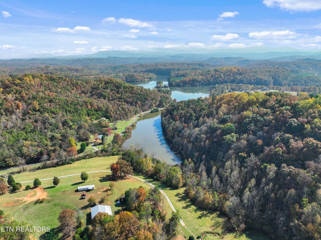 Photo of 951 Scenic River Rd, Madisonville, TN 37354 (MLS # 1281260)