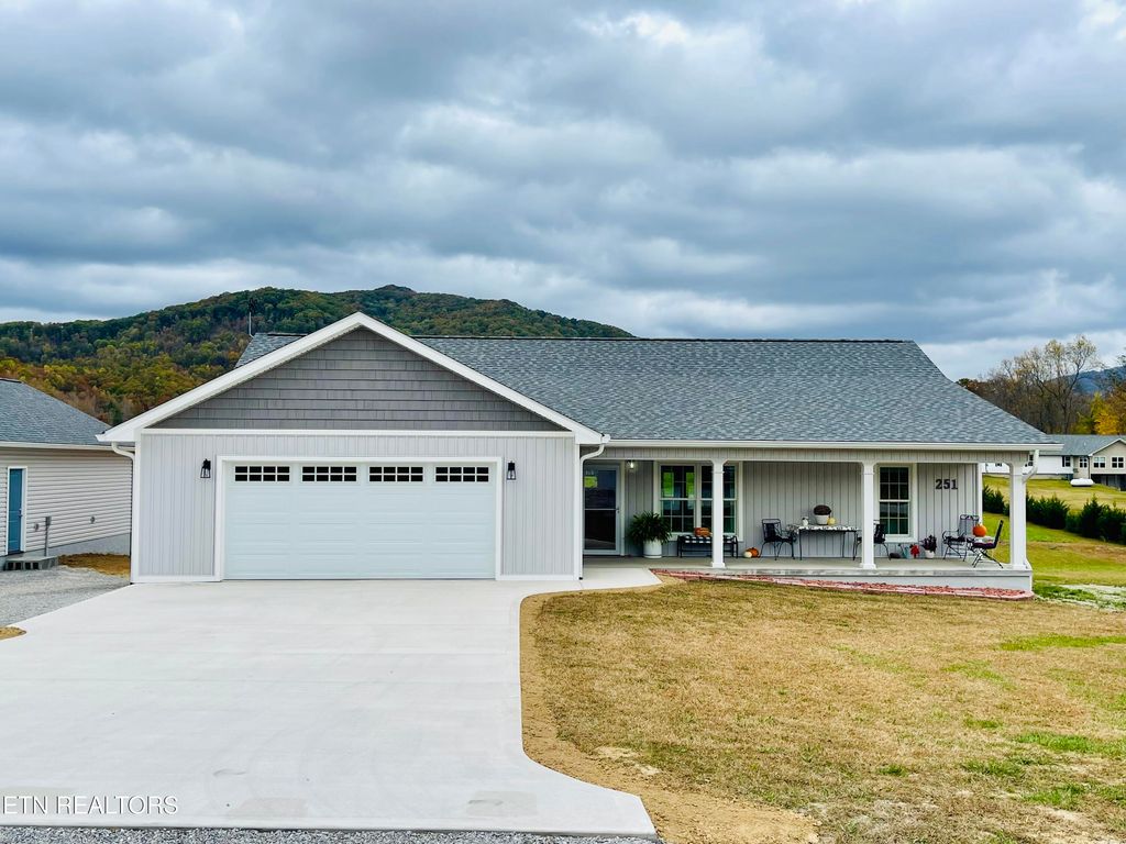 Photo of 251 Mountain Vista Rd, Oliver Springs, TN 37840 (MLS # 1281443)