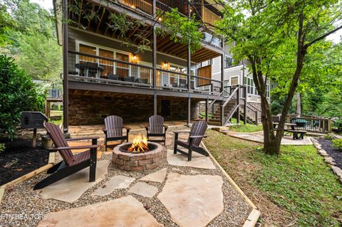 Tiny photo for 510 Hemlock St, Gatlinburg, TN 37738 (MLS # 1347236)