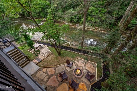 Tiny photo for 510 Hemlock St, Gatlinburg, TN 37738 (MLS # 1347236)