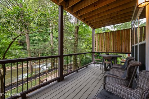 Tiny photo for 510 Hemlock St, Gatlinburg, TN 37738 (MLS # 1347236)