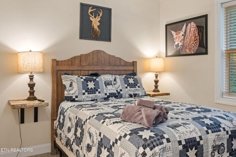 Tiny photo for 510 Hemlock St, Gatlinburg, TN 37738 (MLS # 1347236)