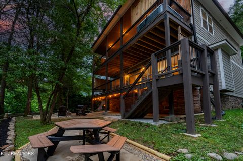 Tiny photo for 510 Hemlock St, Gatlinburg, TN 37738 (MLS # 1347236)