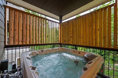 Tiny photo for 510 Hemlock St, Gatlinburg, TN 37738 (MLS # 1347236)