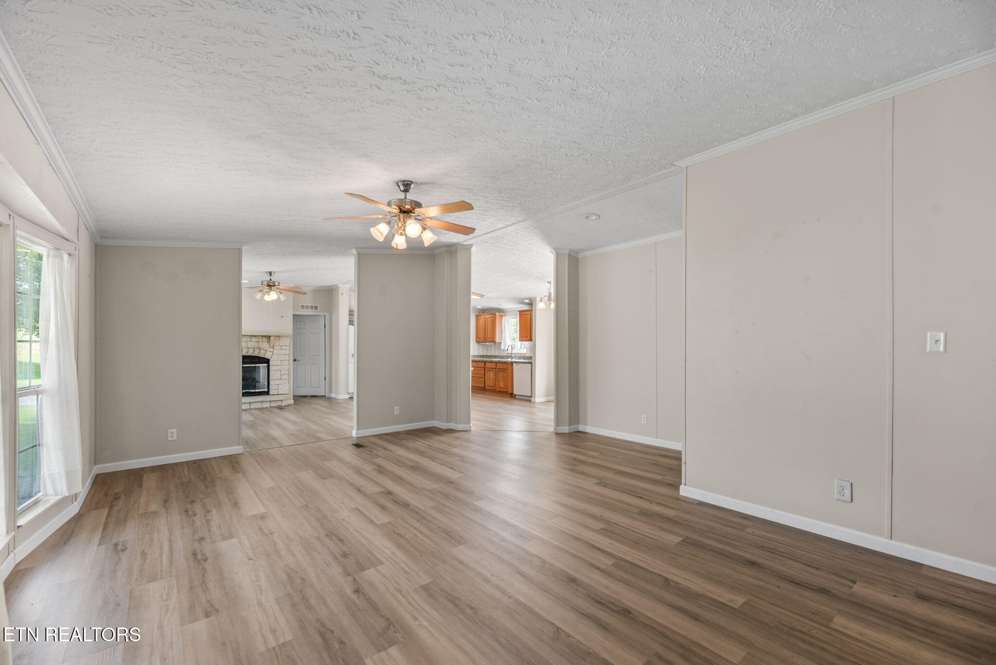 833 Shirley Rd