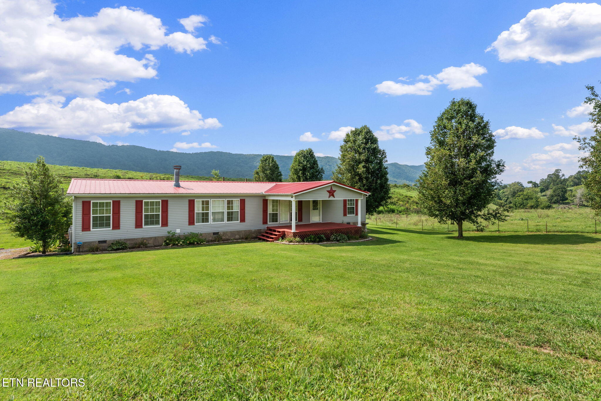 833 Shirley Rd