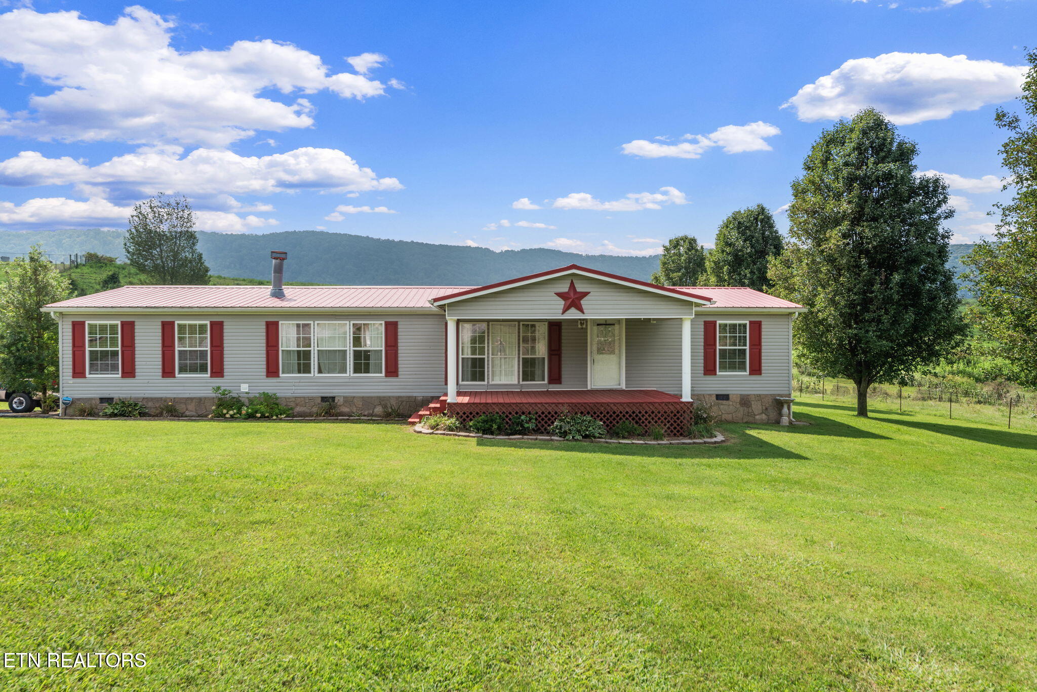 833 Shirley Rd