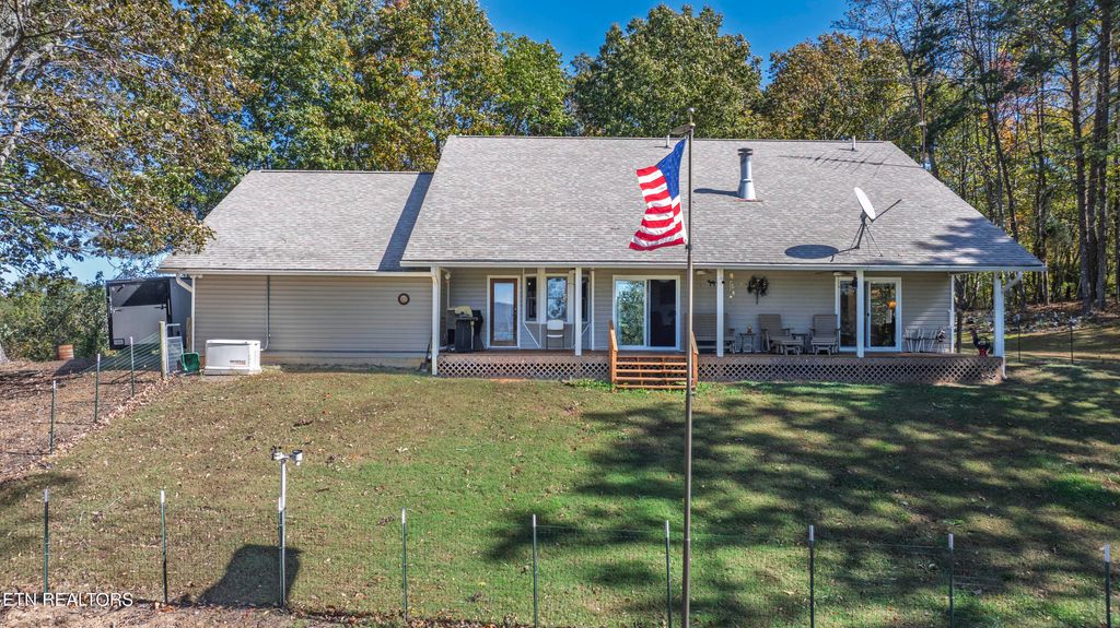 Photo of 1060 Spruce Drive, Spring City, TN 37381 (MLS # 1319783)