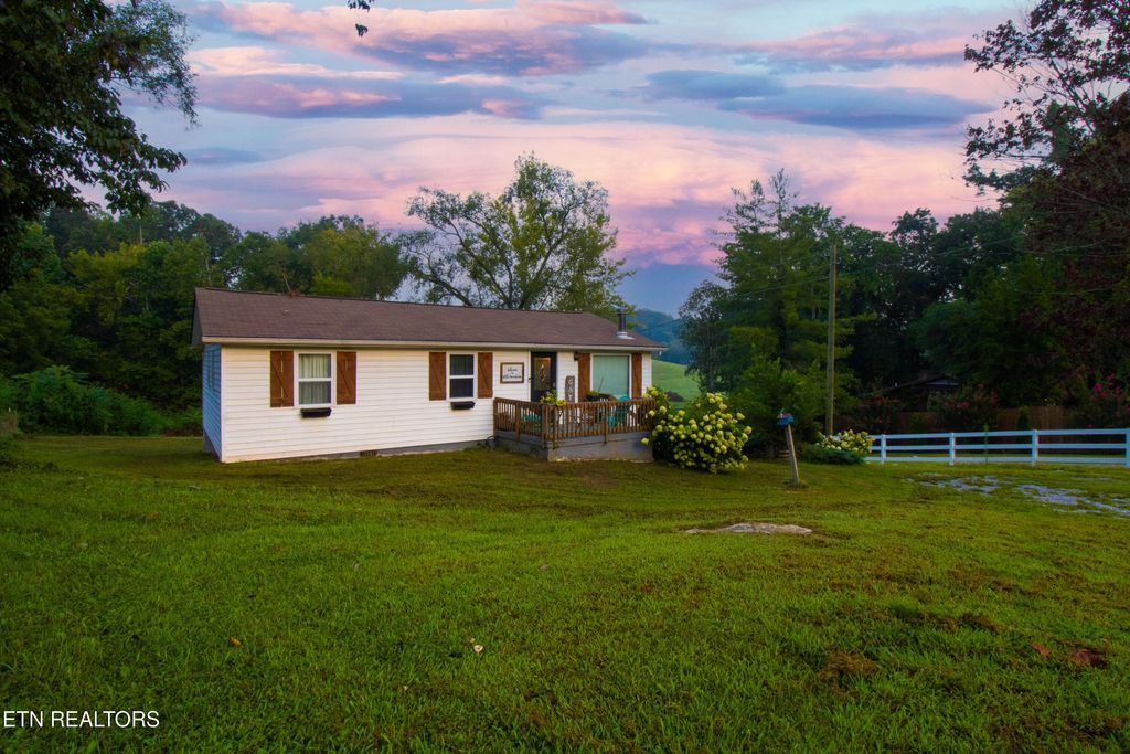 Photo of 1471 Harold Patterson Rd, Dandridge, TN 37725 (MLS # 1286038)