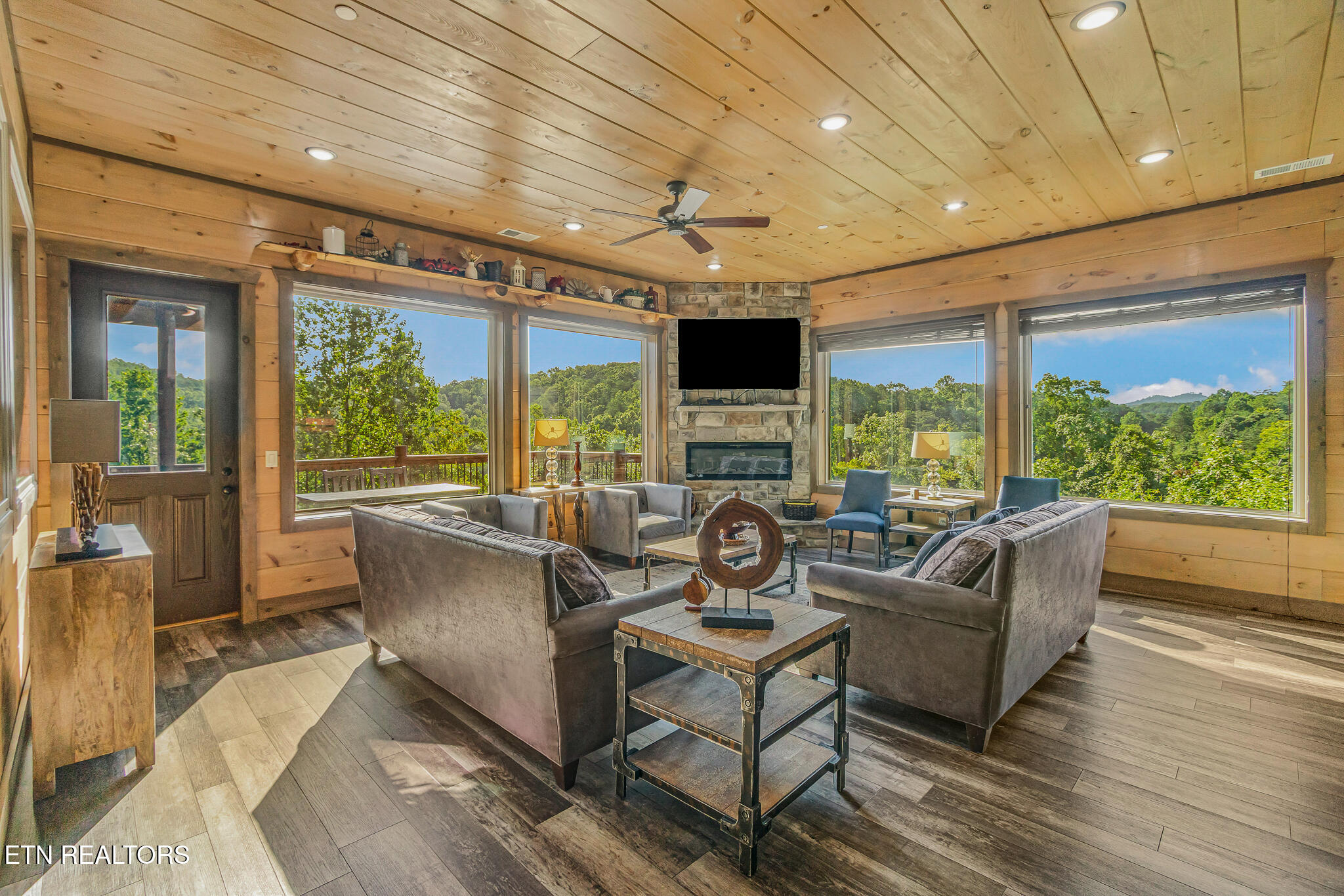 2125 Elk Pass Lane