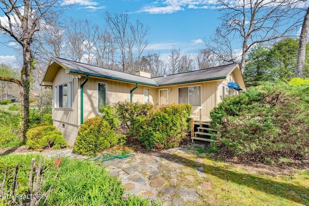 Photo of 305 Saint George Drive, Crossville, TN 38558 (MLS # 1336024)