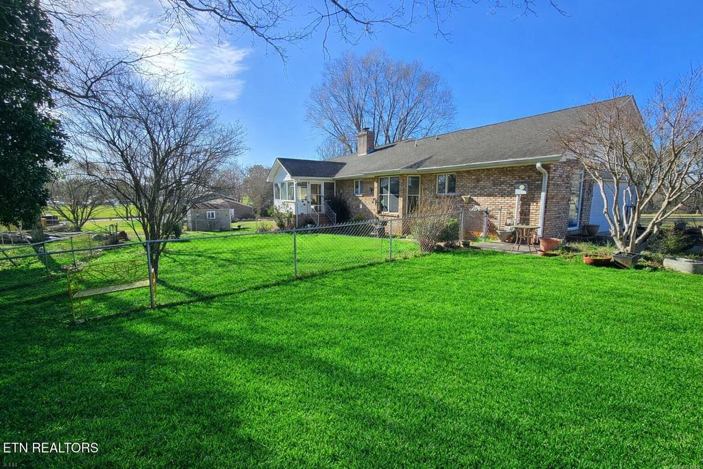 Photo of 100 Northwestern Ave, Athens, TN 37303 (MLS # 1330135)