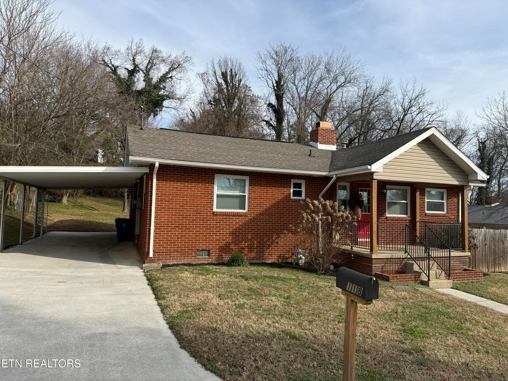Photo of 118 E Newkirk Lane, Oak Ridge, TN 37830 (MLS # 1331233)