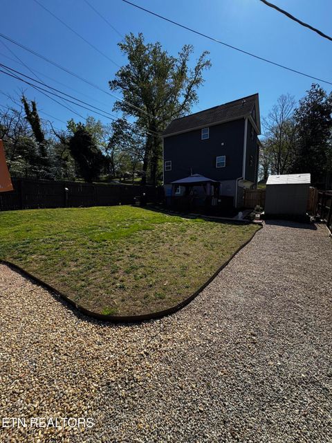 Tiny photo for 409 Cumberland St, Harriman, TN 37748 (MLS # 1336040)