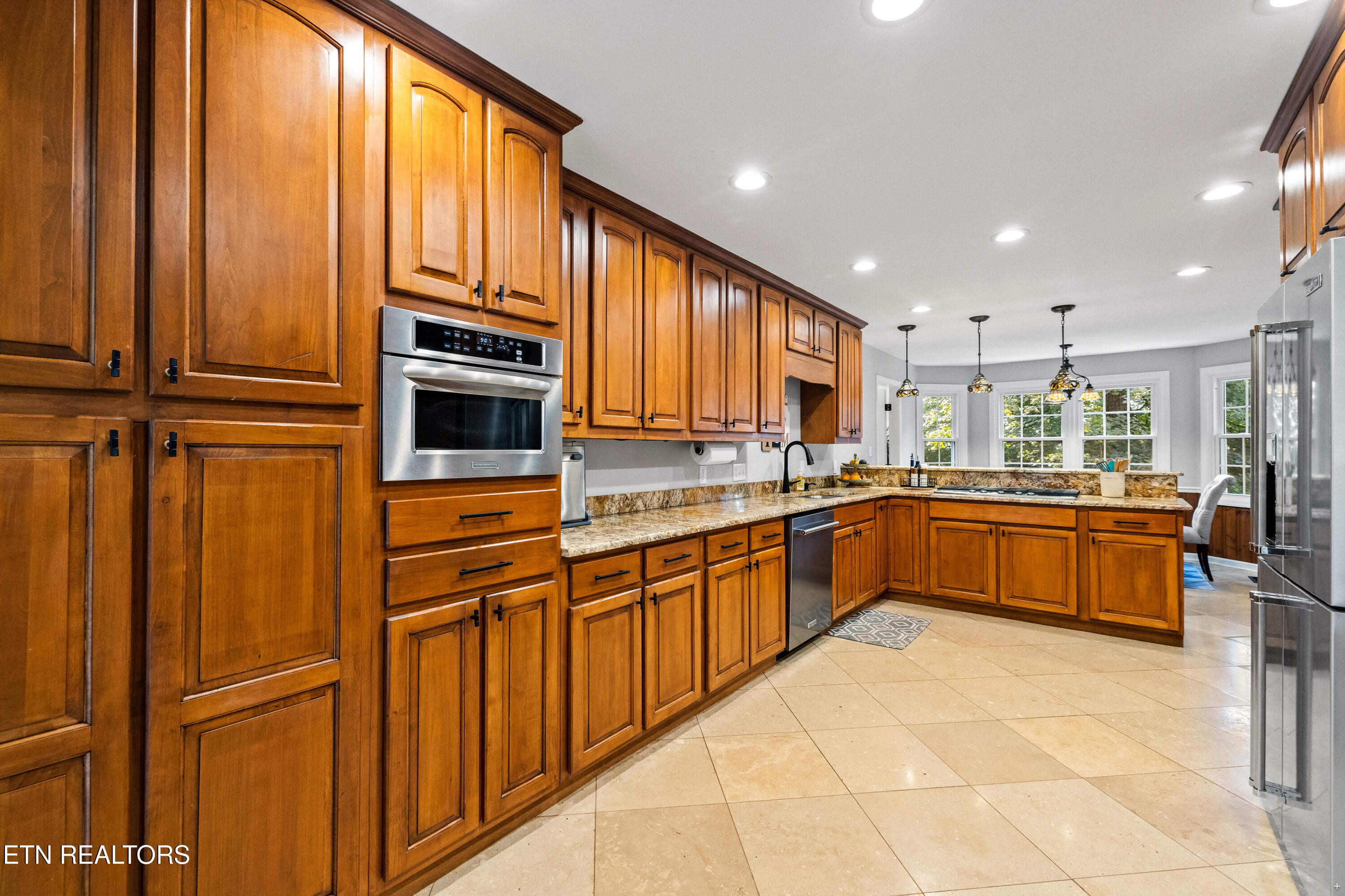 910 Forest Ridge Circle