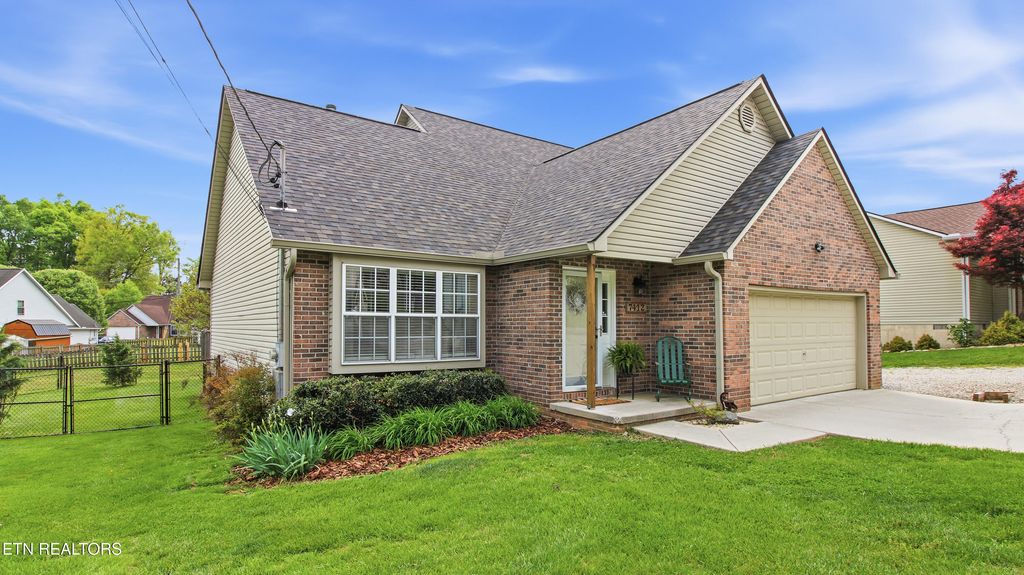 Photo of 7412 Kilbridge Drive, Knoxville, TN 37924 (MLS # 1336982)