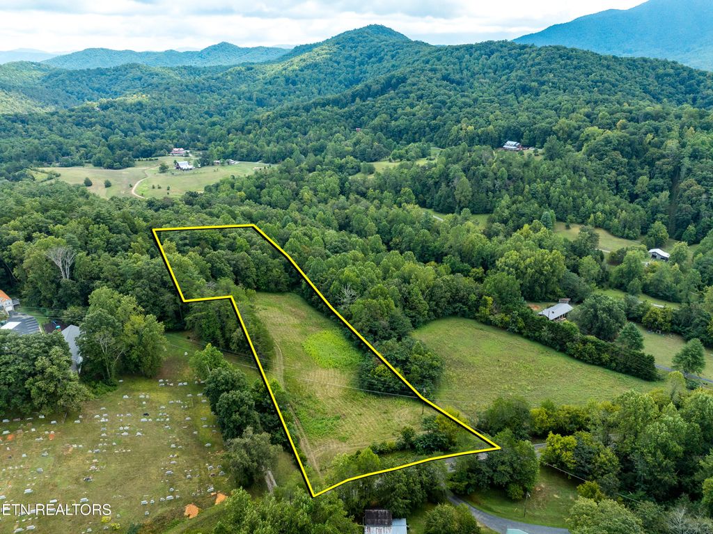 Photo of Old Tuckaleechee Rd, Townsend, TN 37882 (MLS # 1313199)