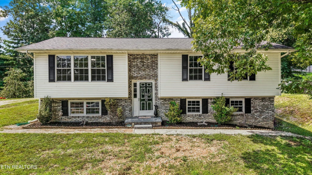 Photo of 175 Henderson Lane, Jacksboro, TN 37757 (MLS # 1351740)