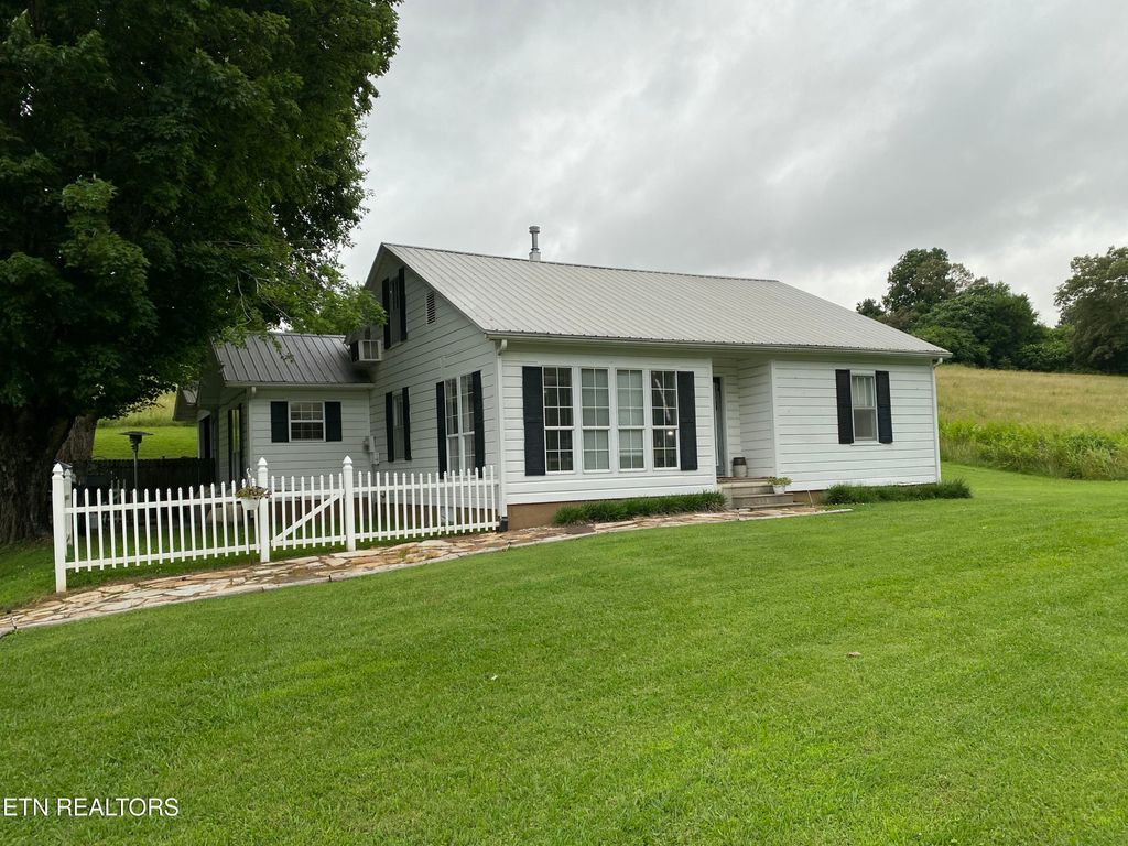 Photo of 117 Cedar Valley Rd, Sweetwater, TN 37874 (MLS # 1311367)