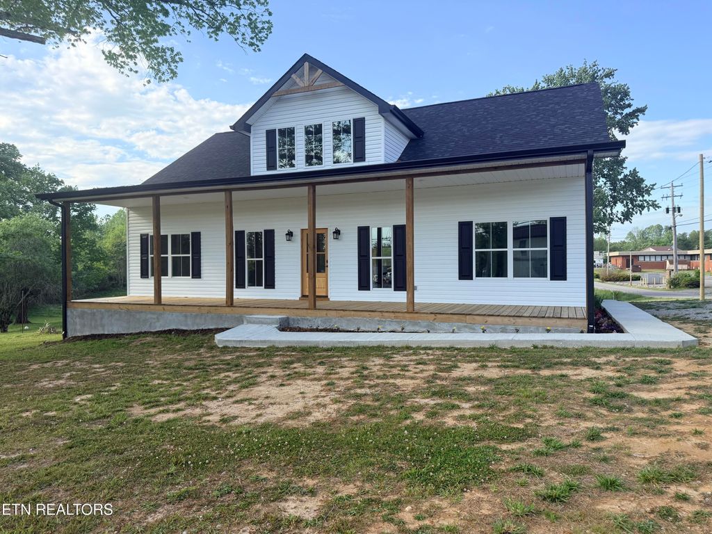 Photo of 103 N Duncan St, Jamestown, TN 38556 (MLS # 1339725)