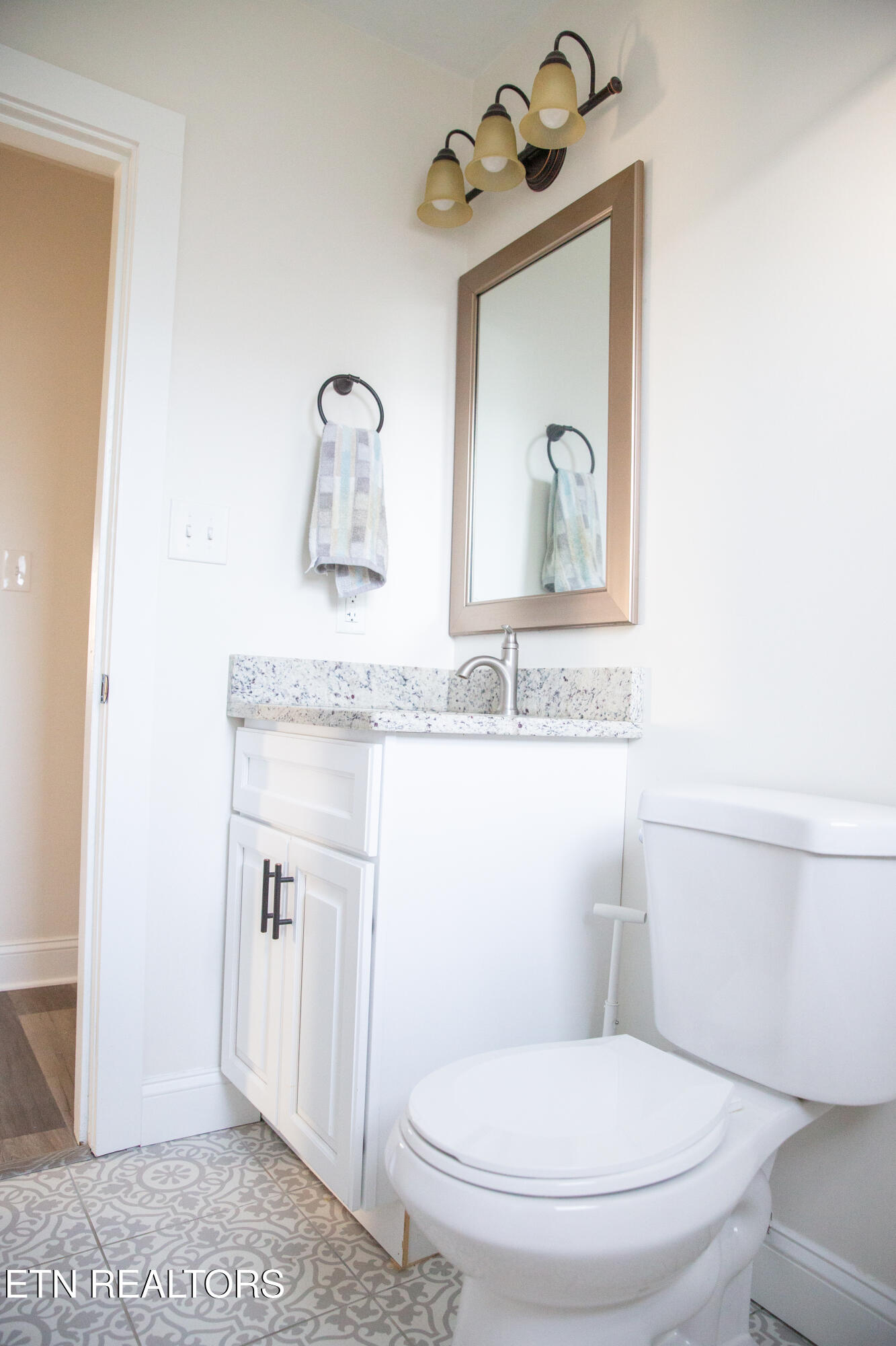 Knoxville, Tennessee 37914, United States, 2 Bedrooms Bedrooms, ,2 BathroomsBathrooms,Residential,Active,229921